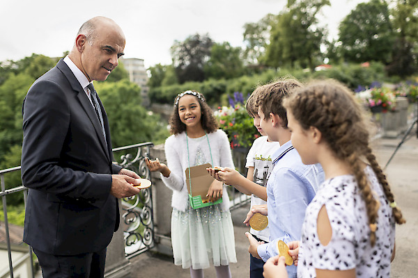 Conseiller Alain Berset achète un Écu d